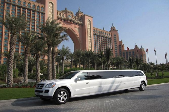 Dubai Limousine Ride Booking with Private Transfer Service